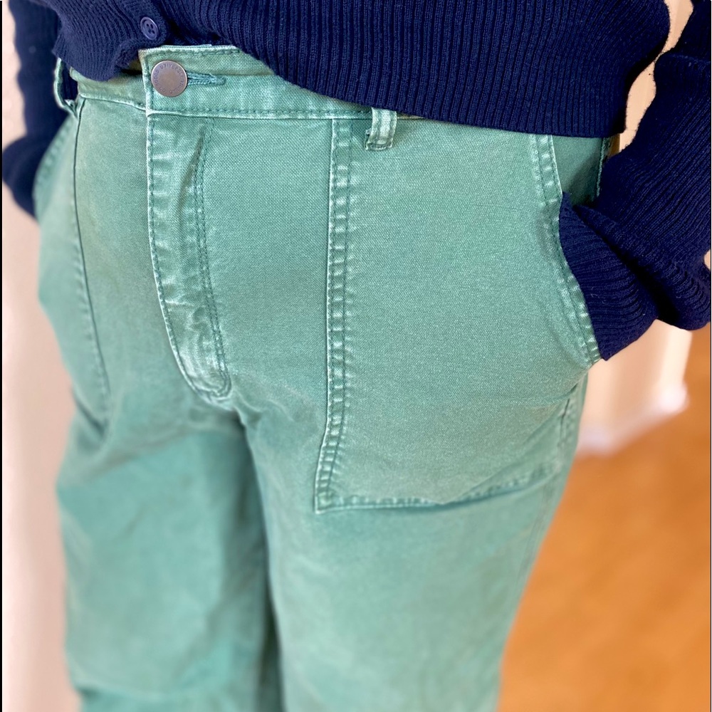 Green High-Waisted Wide Leg Cropped Pants